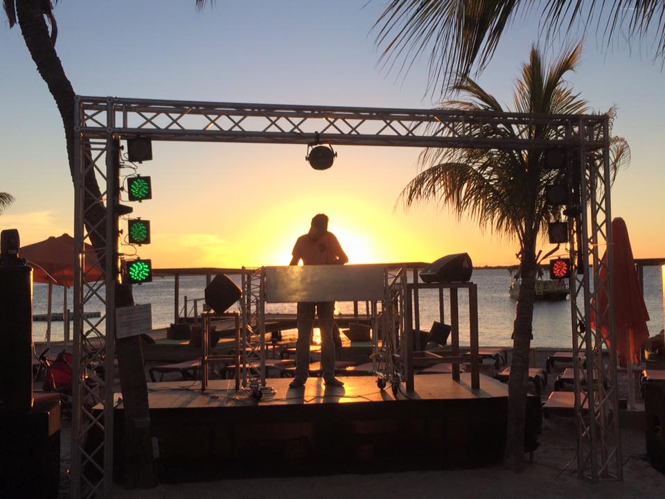 Je bekijkt nu Ibiza-Beach-Party